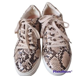 TopShop faux snake skin lace up tennis shoes SIZE 5/38